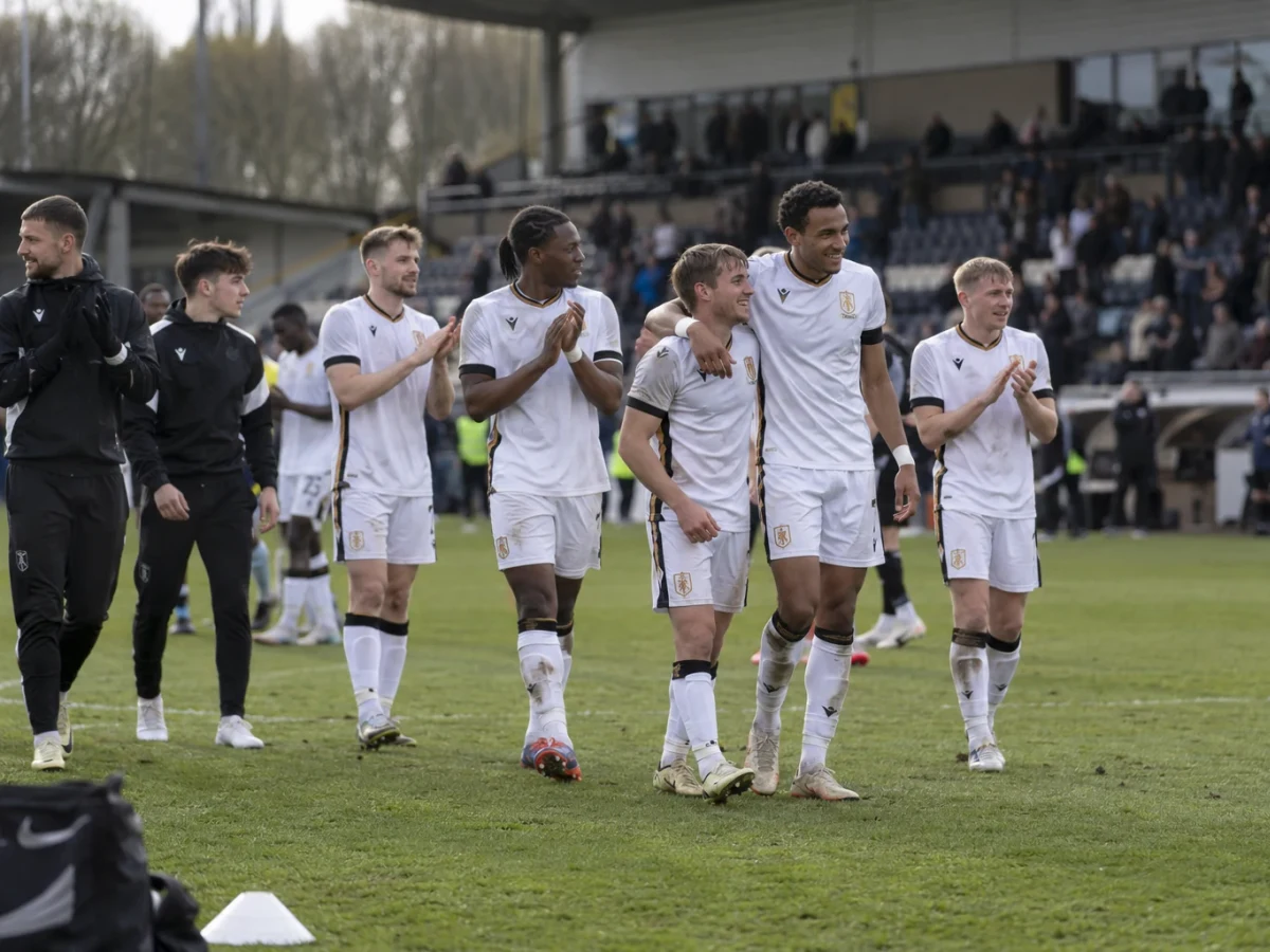 Milton Keynes Dons kvar under strecket efter segerlös start