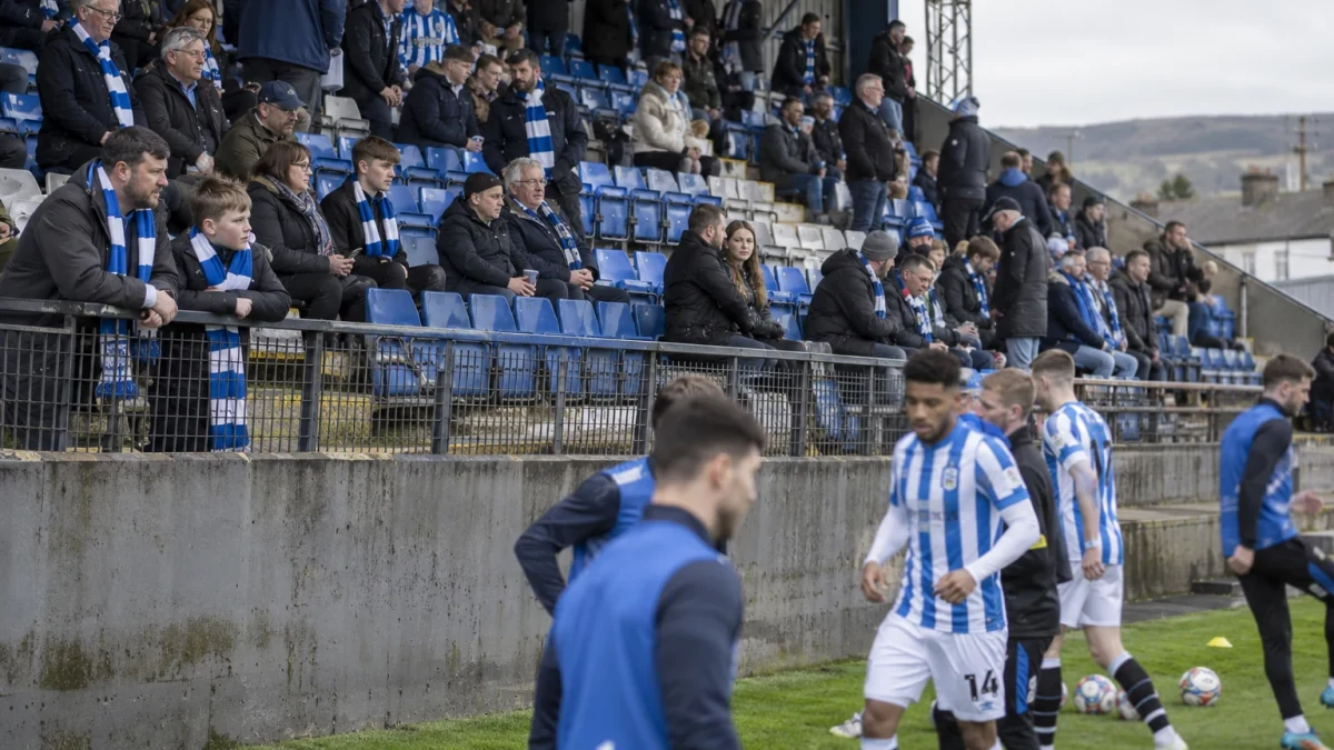 Huddersfield Town tar emot Sheffield Wed i tajt toppmöte