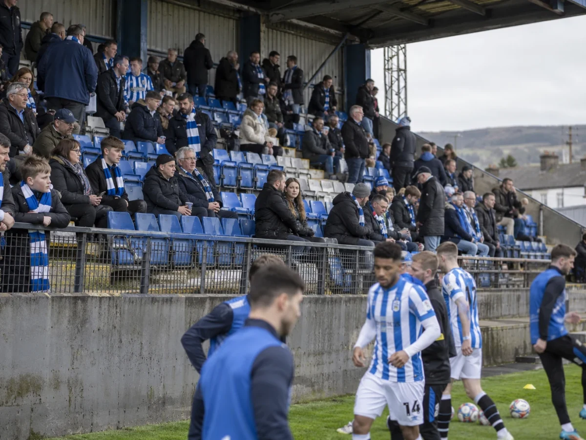 Huddersfield Town tar emot Sheffield Wed i tajt toppmöte