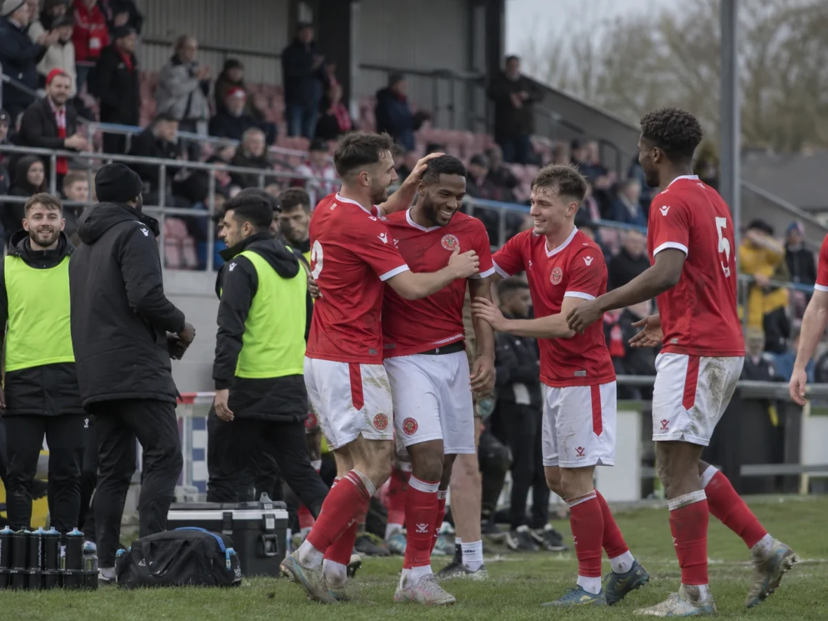 Walsall håller playoffplats efter åtta matcher utan förlust