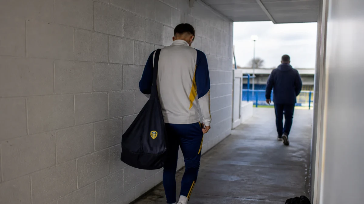 Leeds lånar ut Charlie Crew till Walsall
