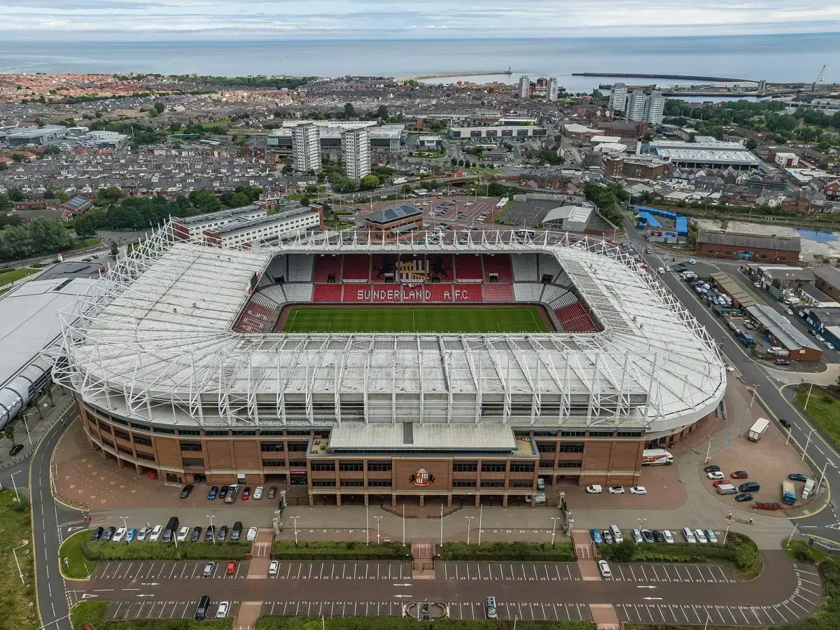Man City slog Sunderland med 5-3 och toppar tabellen