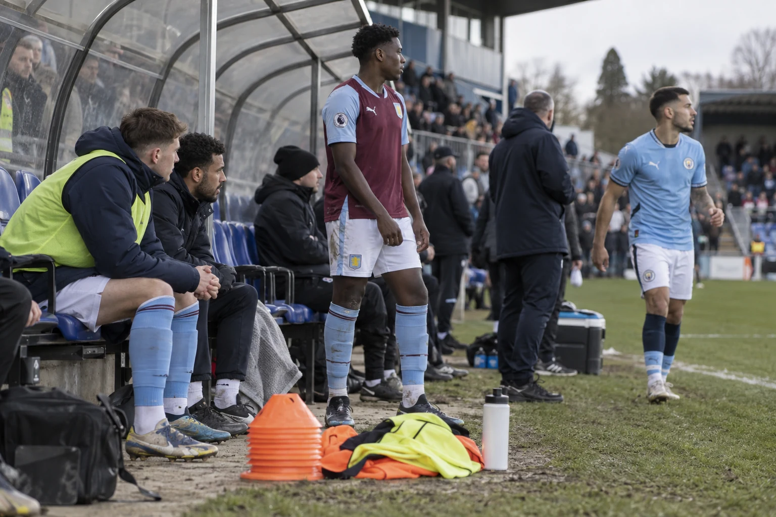 Manchester City behåller serieledningen efter seger mot Aston Villa